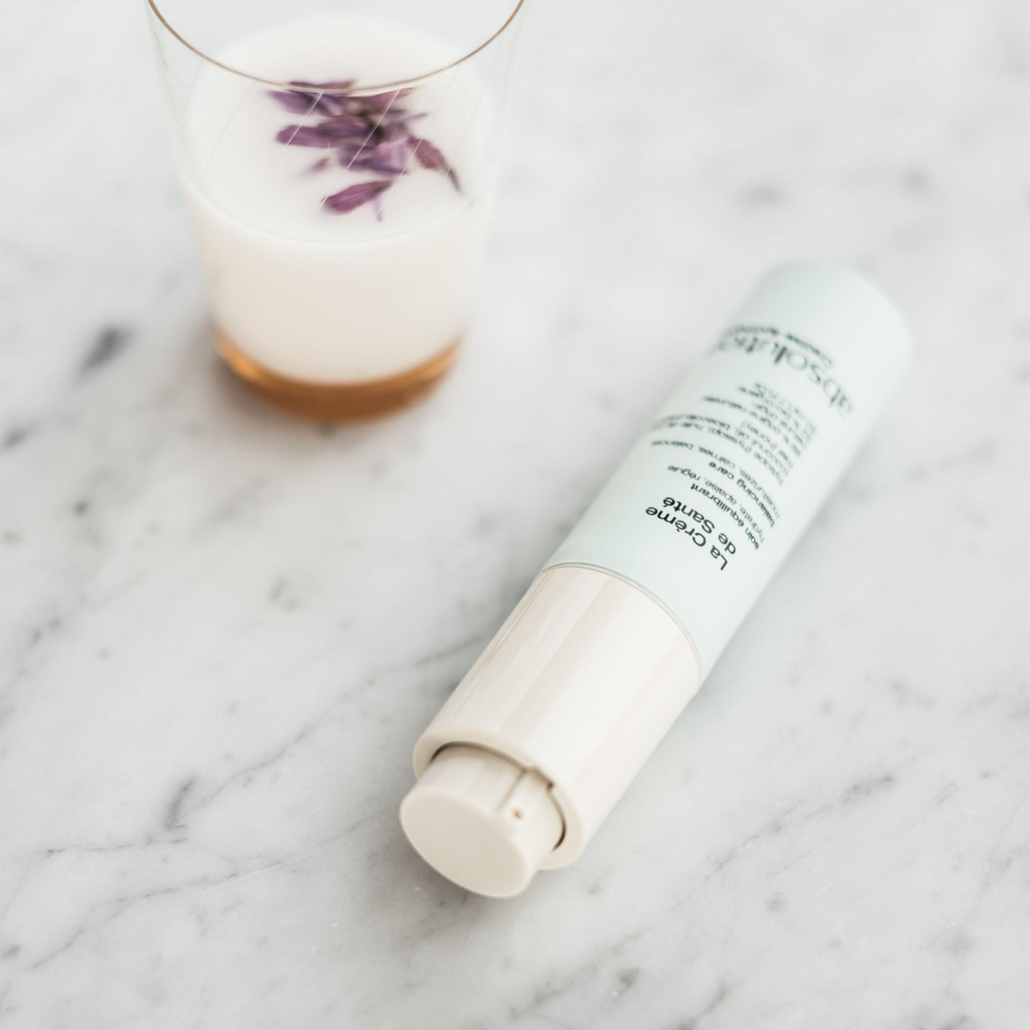 LaCremedeSante-Moisturizing_rebalancingfacecream apsārtušai ādai