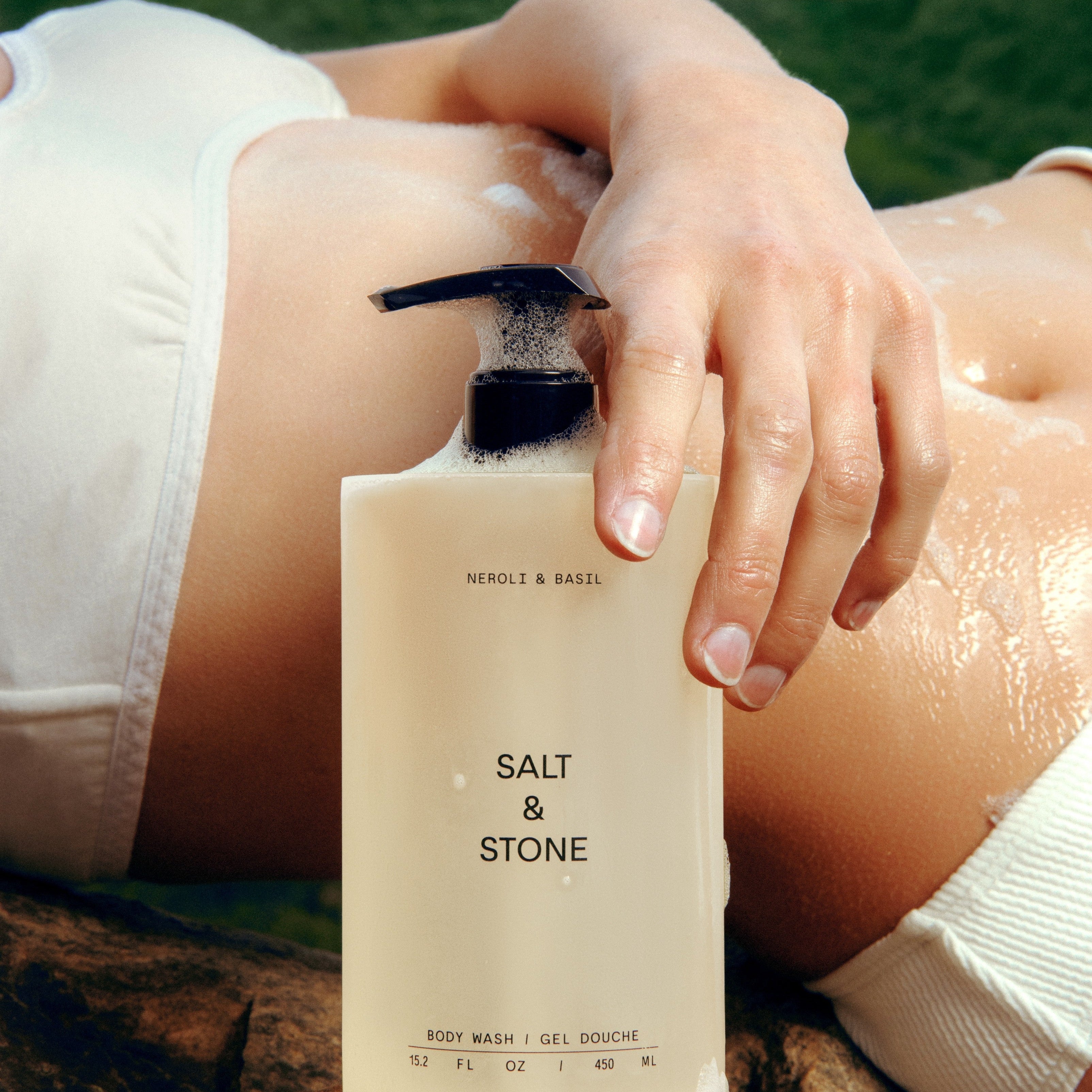 Salt & Stone dušas želeja - Neroli & Basil I 450ml