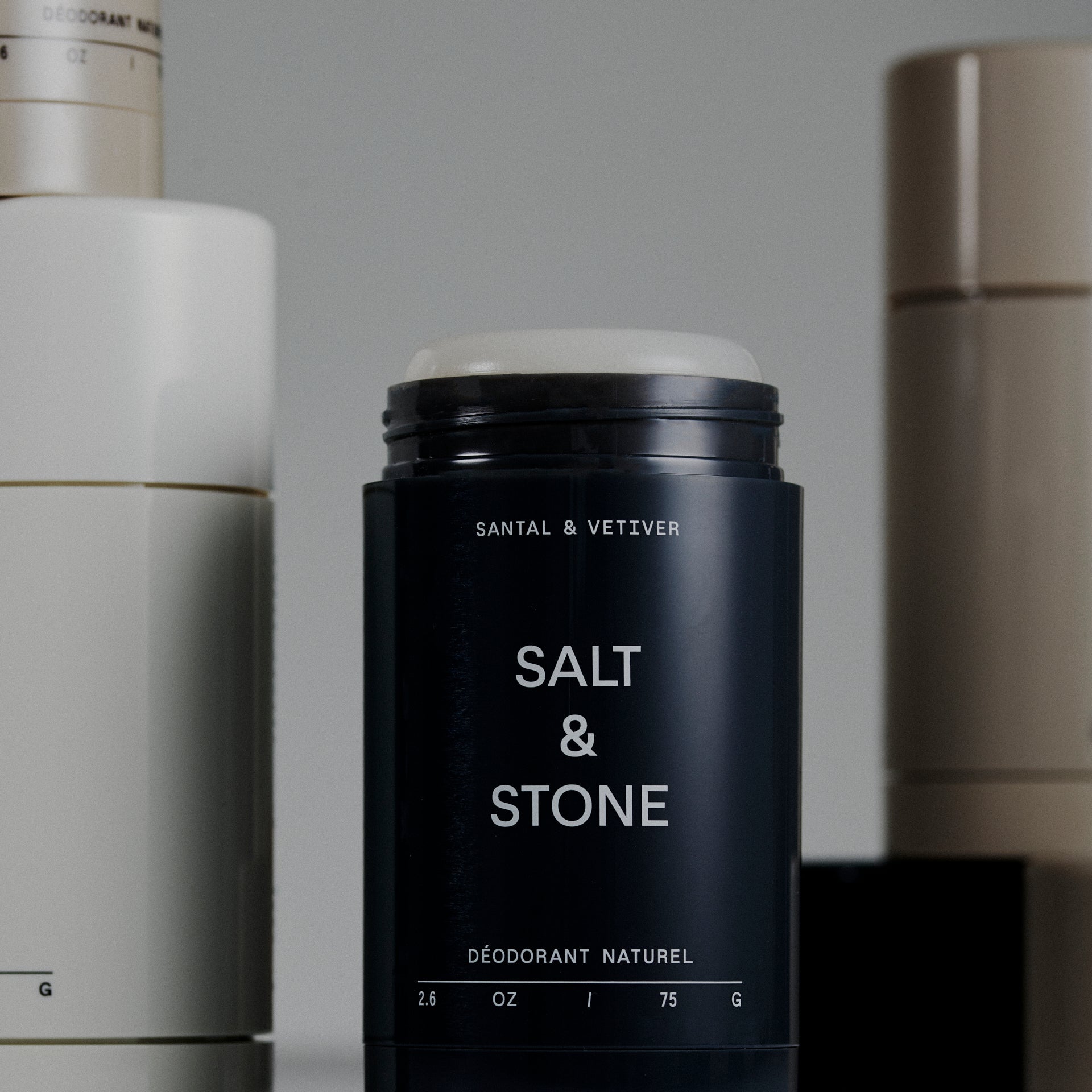 Salt & Stone Santal & Vetiver dabīgs gēlveida dezodorants jutīgai ādai