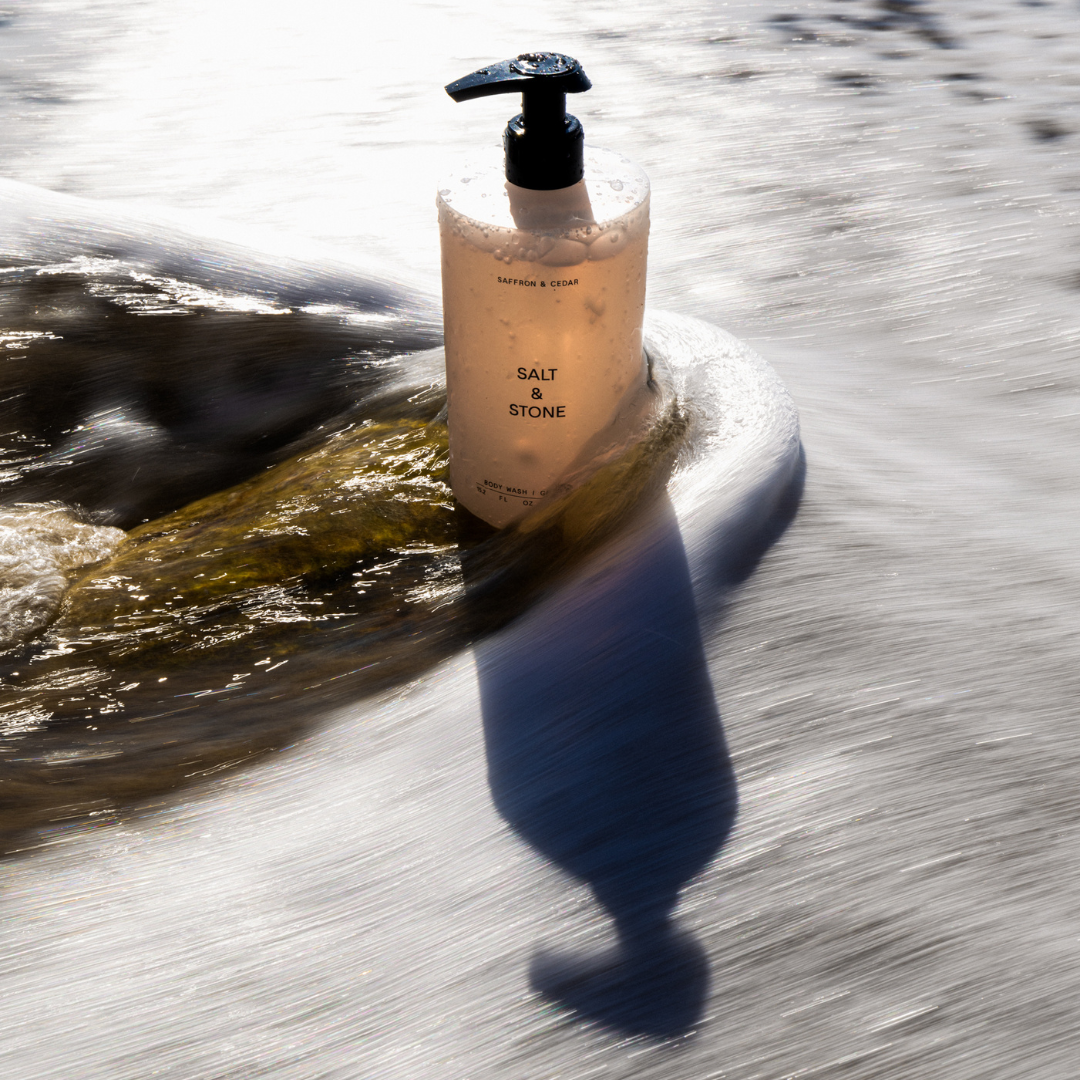 Salt & Stone Dušas želeja ar safrānu un ciedrkoku I 450ml