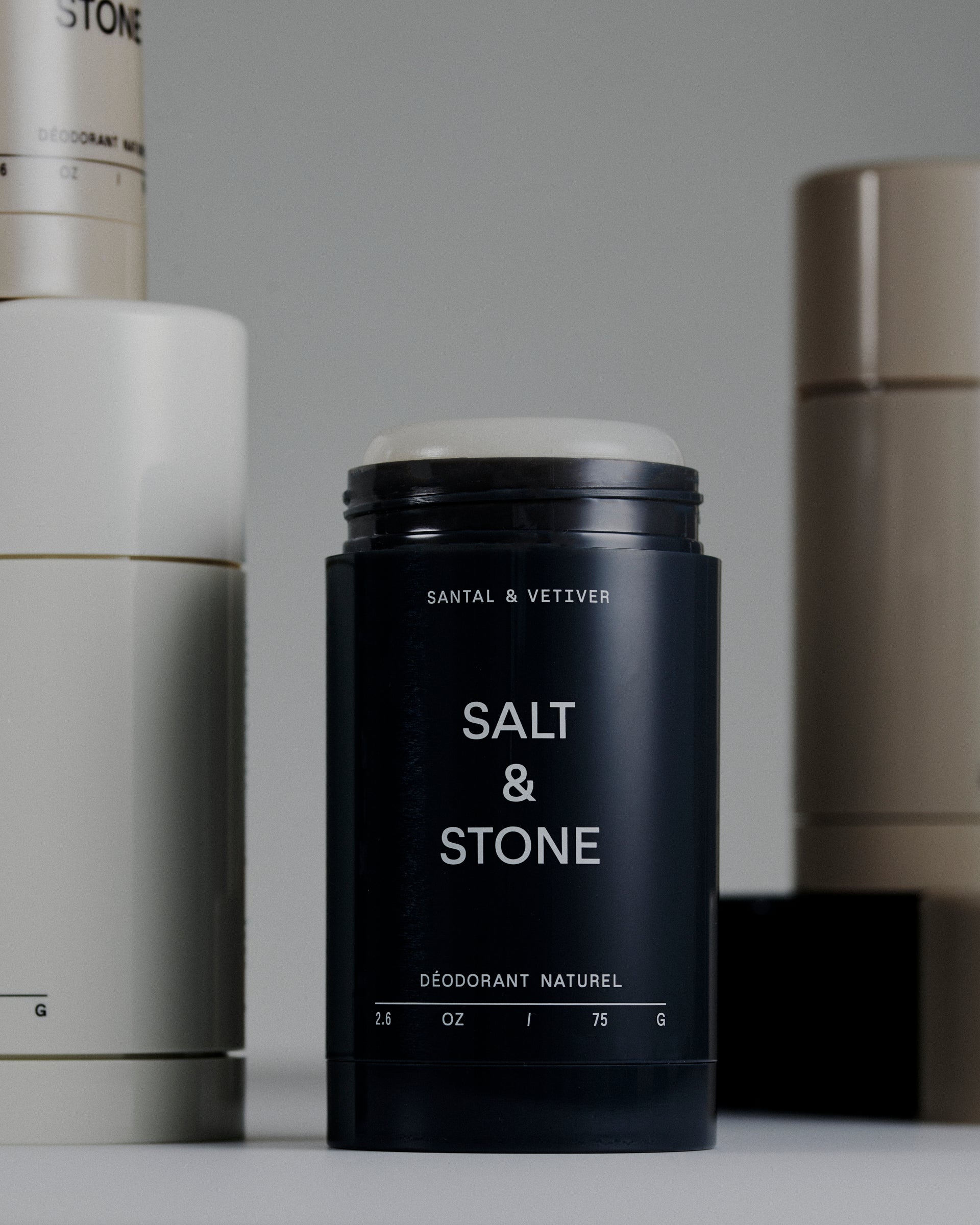Salt & Stone Santal & Vetiver dabīgs gēlveida dezodorants jutīgai ādai